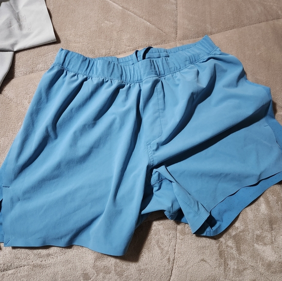 2 Ten Thousand shorts - Picture 5 of 6